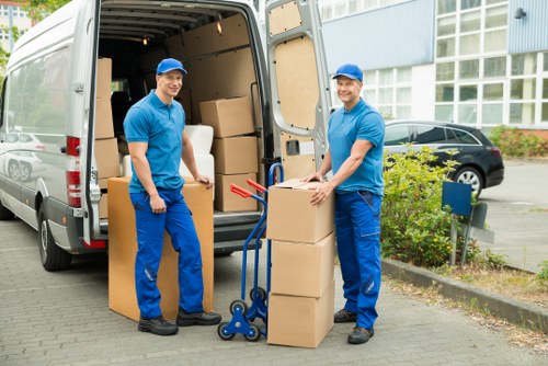 Furniture protection and loading during a local move in Stepney